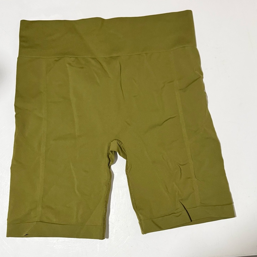 Olive Green Women's Shorts, Size Large